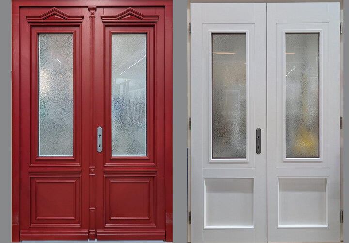 Haustüransicht mit Stilelementen, außen Rot und innen Weiß
