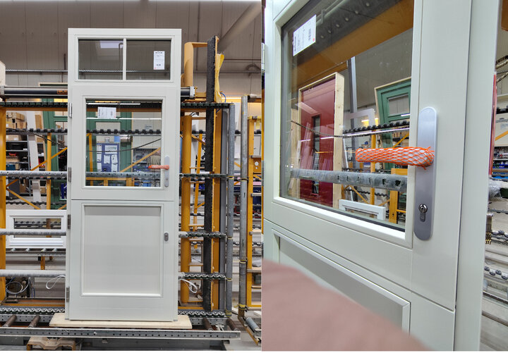 Klöntür mit horizontal geteiltem Haustürflügel. Der obere Flügel lässt sich öffnen, wenn der untere Flügel noch geschlossen ist.